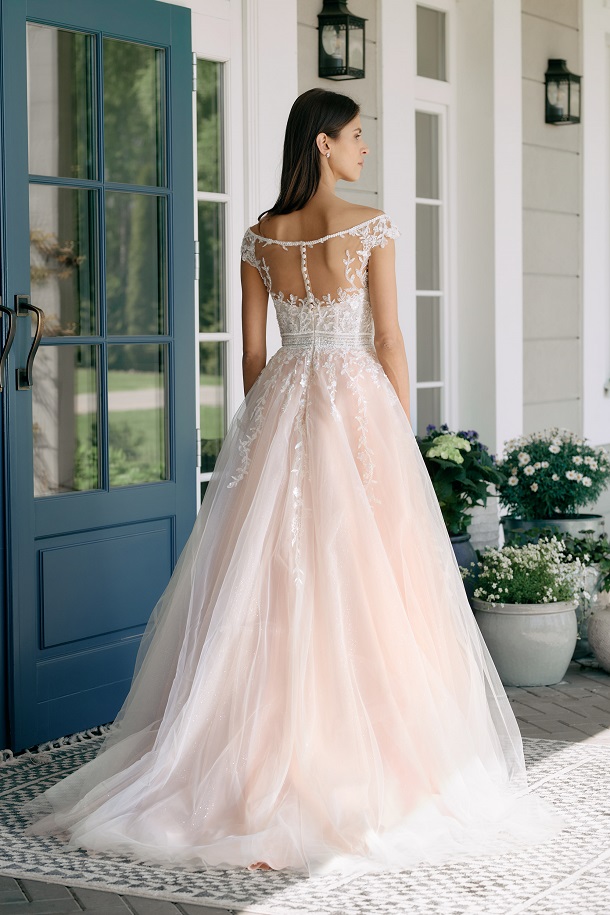 Roze trouwjurk off-shoulder